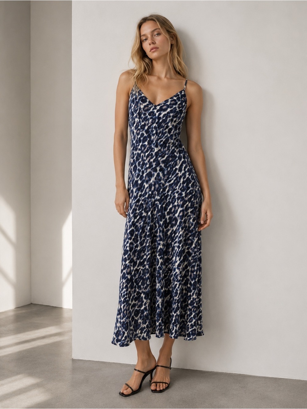 Hudson North Womenβs Spaghetti Strap Maxi Slip Dress β Navy/White β Size S/P